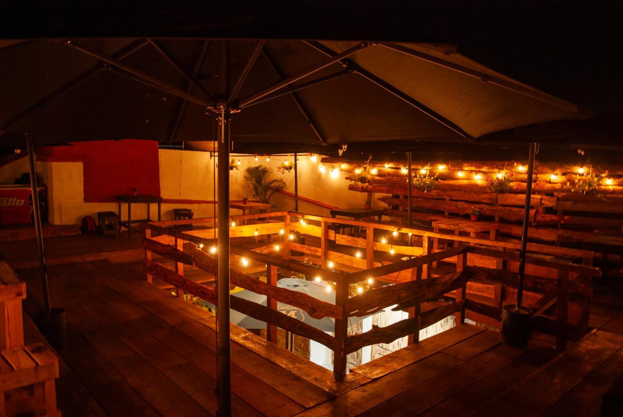 Kamazoztz Hostel And Travel Antigua Ngoại thất bức ảnh