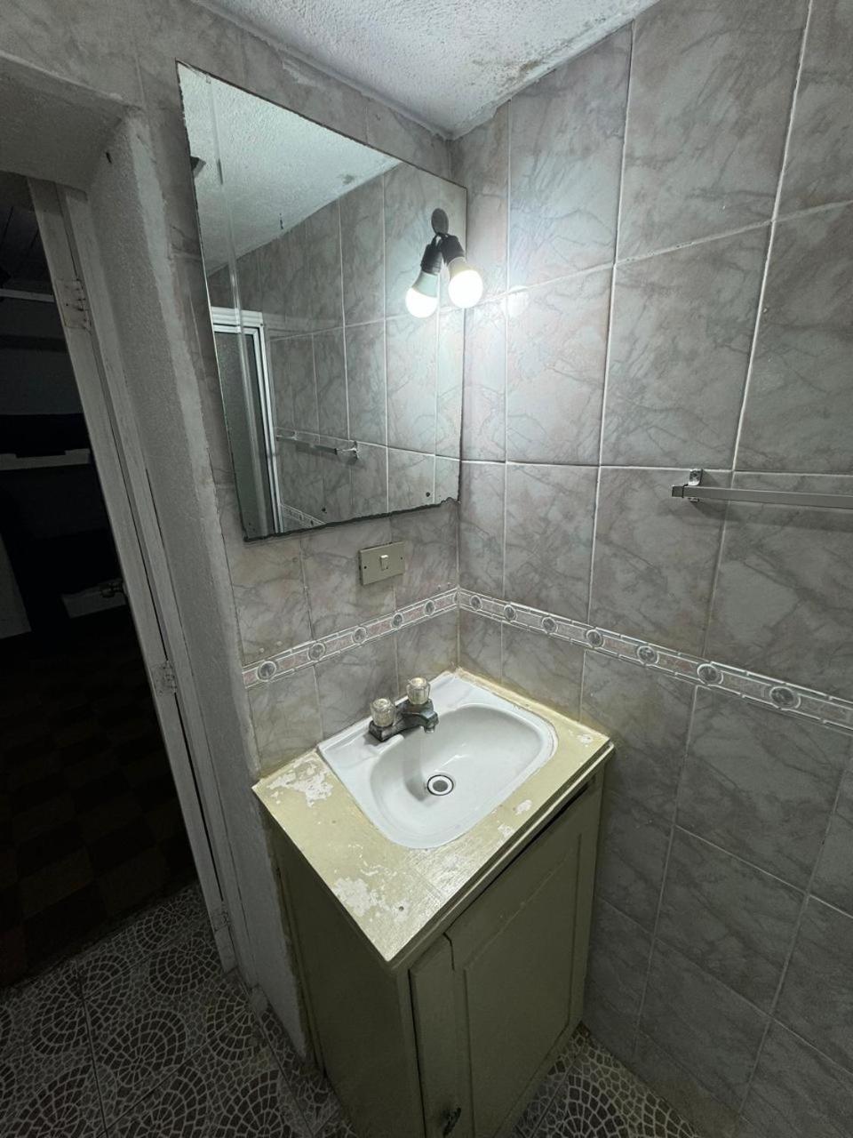 Kamazoztz Hostel And Travel Antigua Ngoại thất bức ảnh