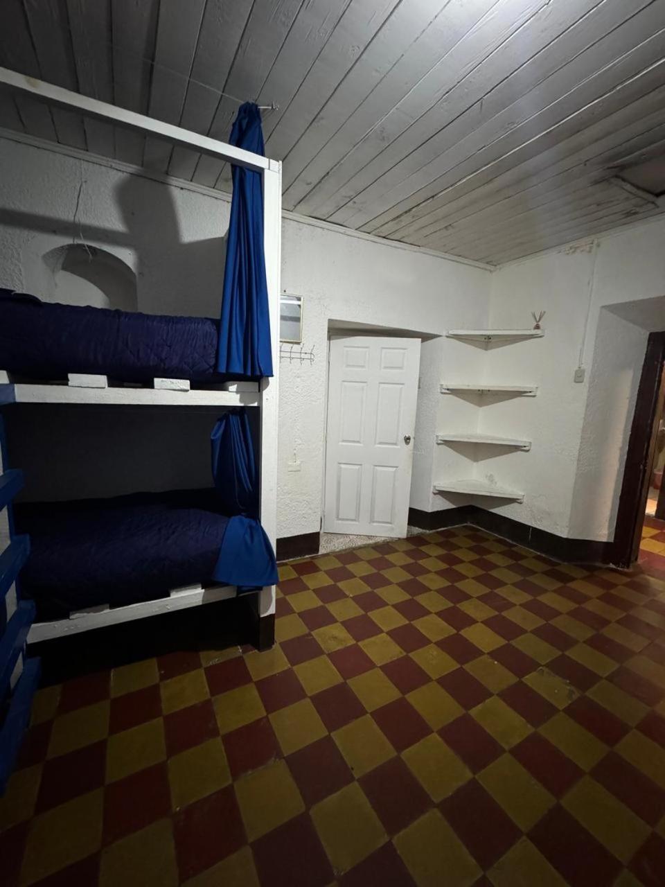 Kamazoztz Hostel And Travel Antigua Ngoại thất bức ảnh