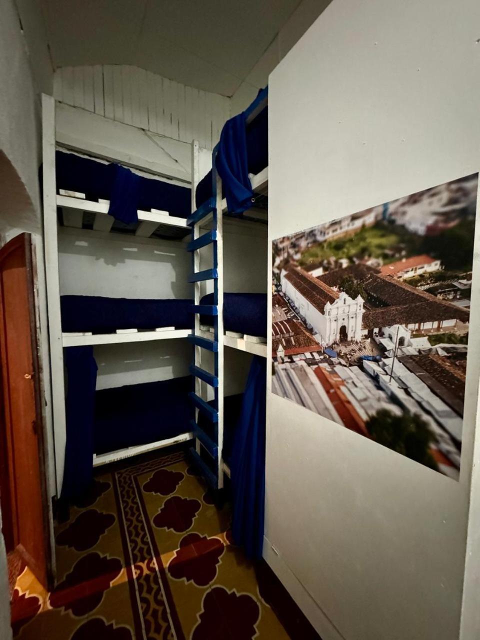 Kamazoztz Hostel And Travel Antigua Ngoại thất bức ảnh