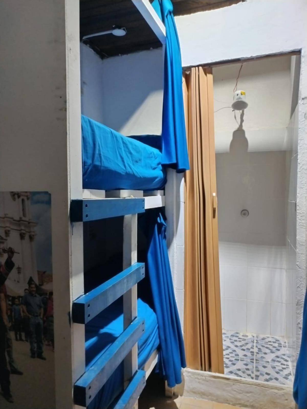 Kamazoztz Hostel And Travel Antigua Ngoại thất bức ảnh